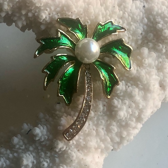 Jewelry - NEW! Palm Tree Green Rhinestone Pearl Pin Brooch